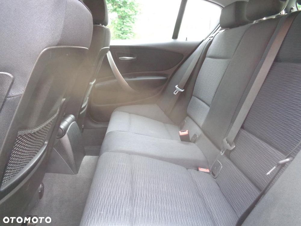 BMW Seria 1 - 22