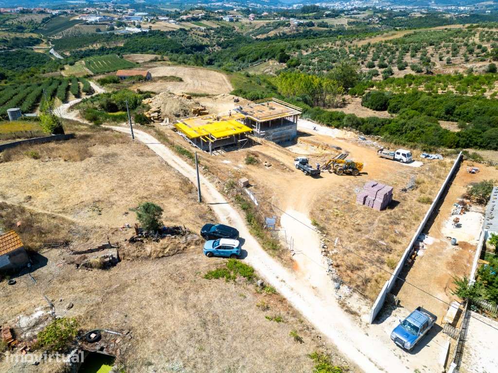 Moradia T4 moderna em construção com piscina em Évora de Alcobaça - Grande imagem: 5/30