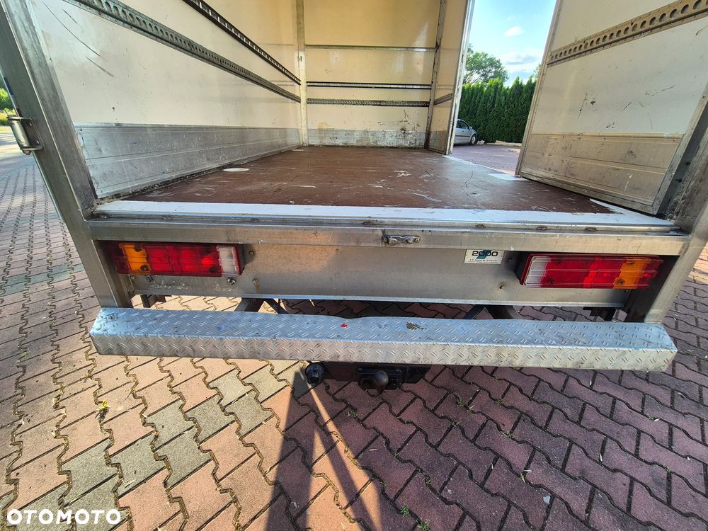 Mercedes-Benz Sprinter - 11