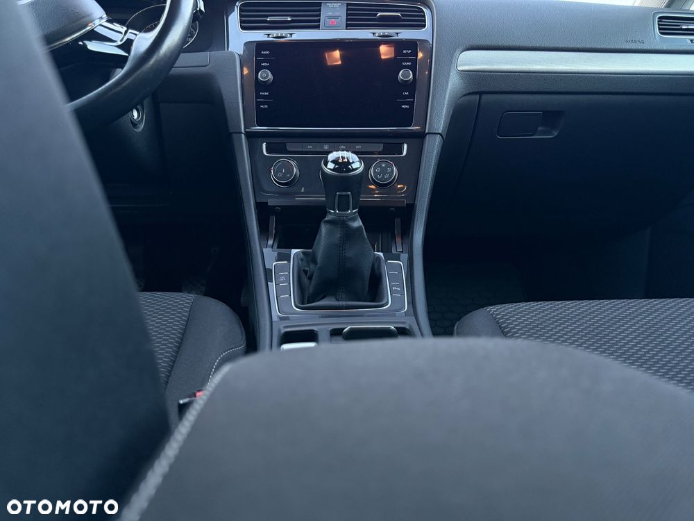 Volkswagen Golf 1.0 TSI Trendline - 19