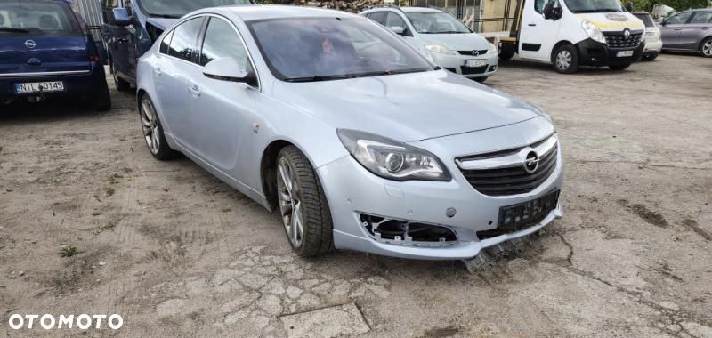 Opel Insignia 2.0 T Cosmo 4x4 - 23