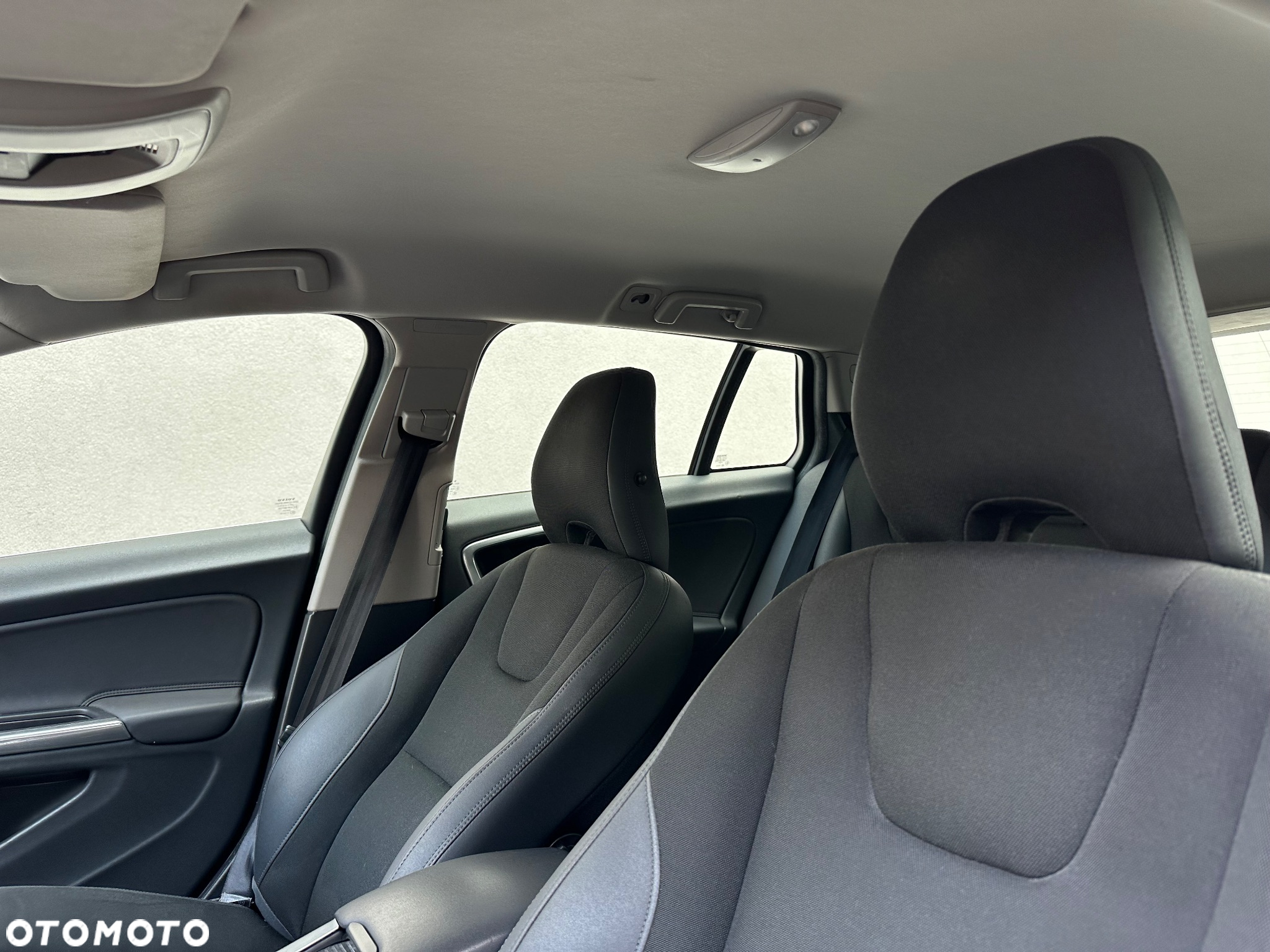 Volvo V60 D2 Momentum - 13