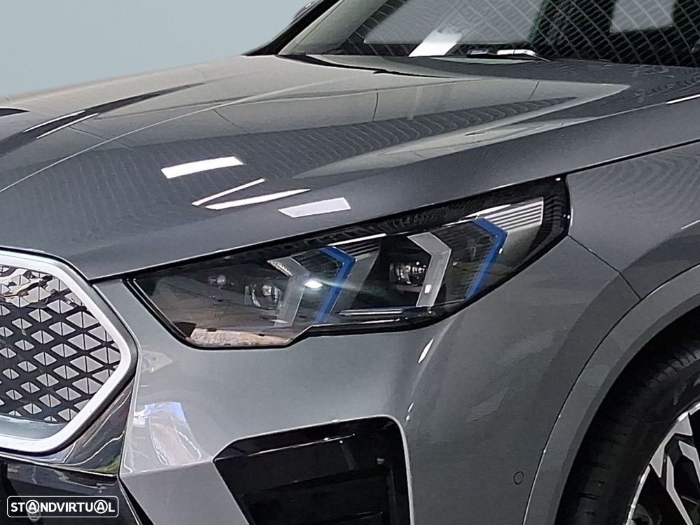 BMW iX2 eDrive20 Pack Desportivo M - 3