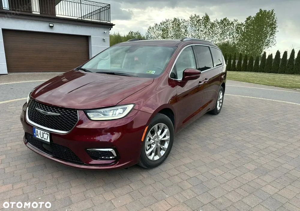 Chrysler Pacifica - 1