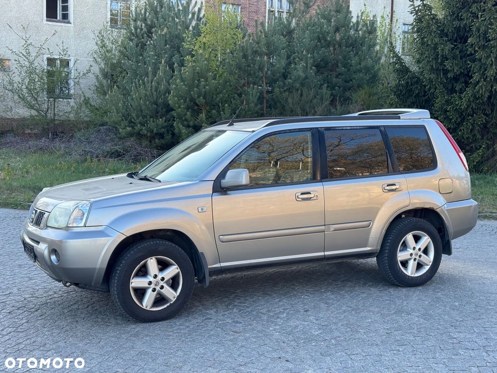 Nissan X-Trail 2.5 4x4 Elegance - 2