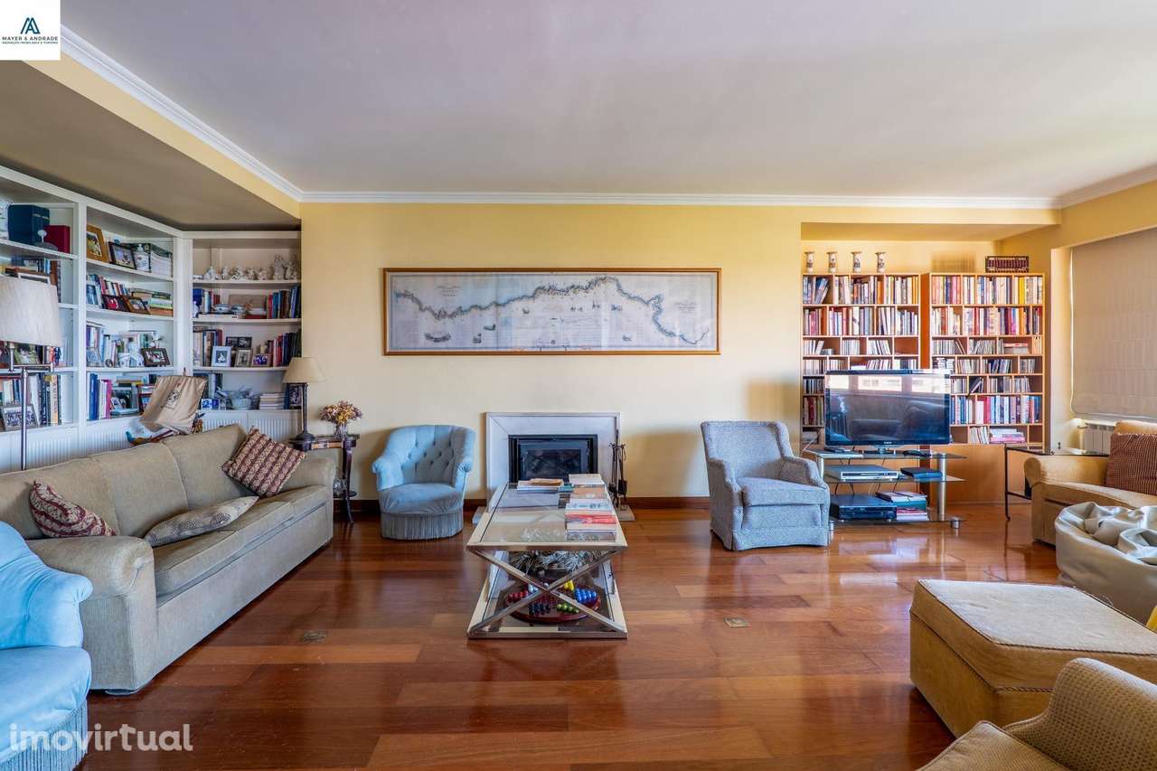 Fabuloso T4+1 nos Jardins da Arrabida - Grande imagem: 4/45