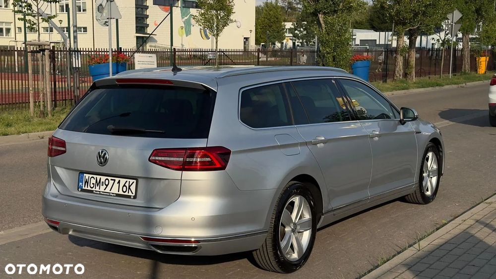 Volkswagen Passat 2.0 TDI 4Mot Elegance DSG - 3