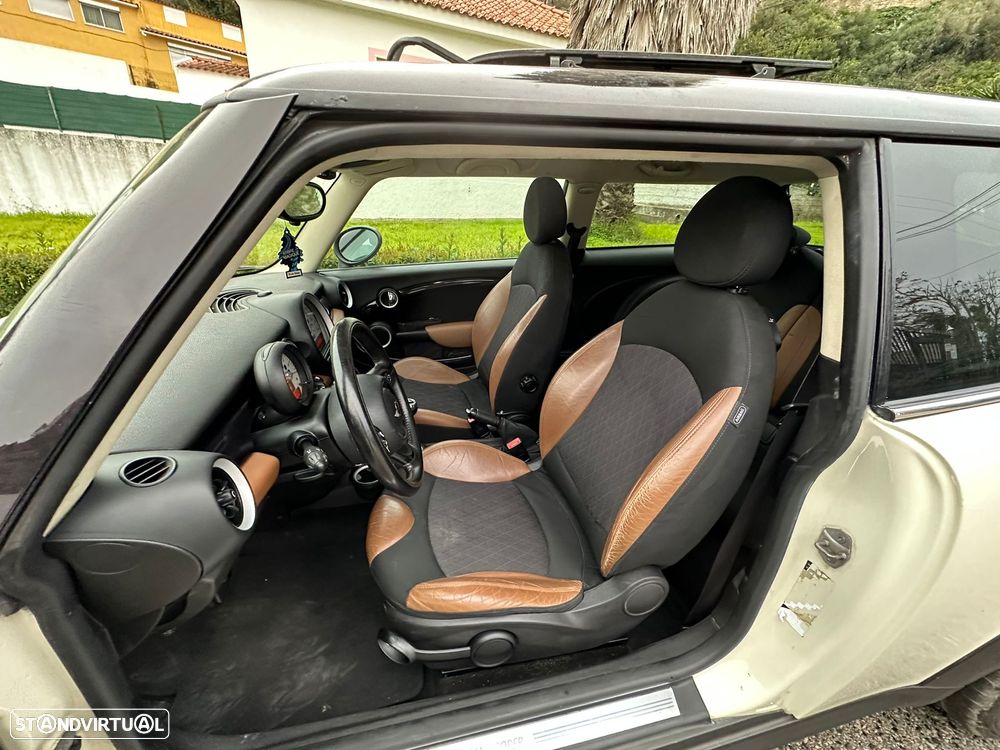 MINI 3 Portas Cooper D - 18