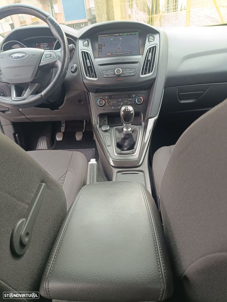 Ford Focus 1.0 SCTi ST-Line - 8
