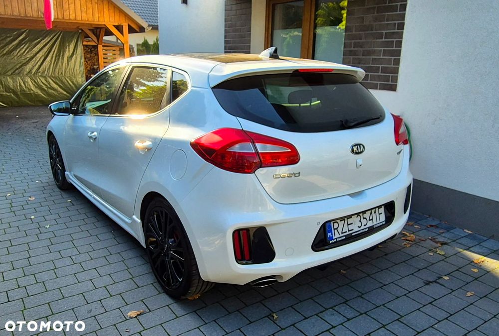 Kia Ceed 1.6 T-GDI GT - 4
