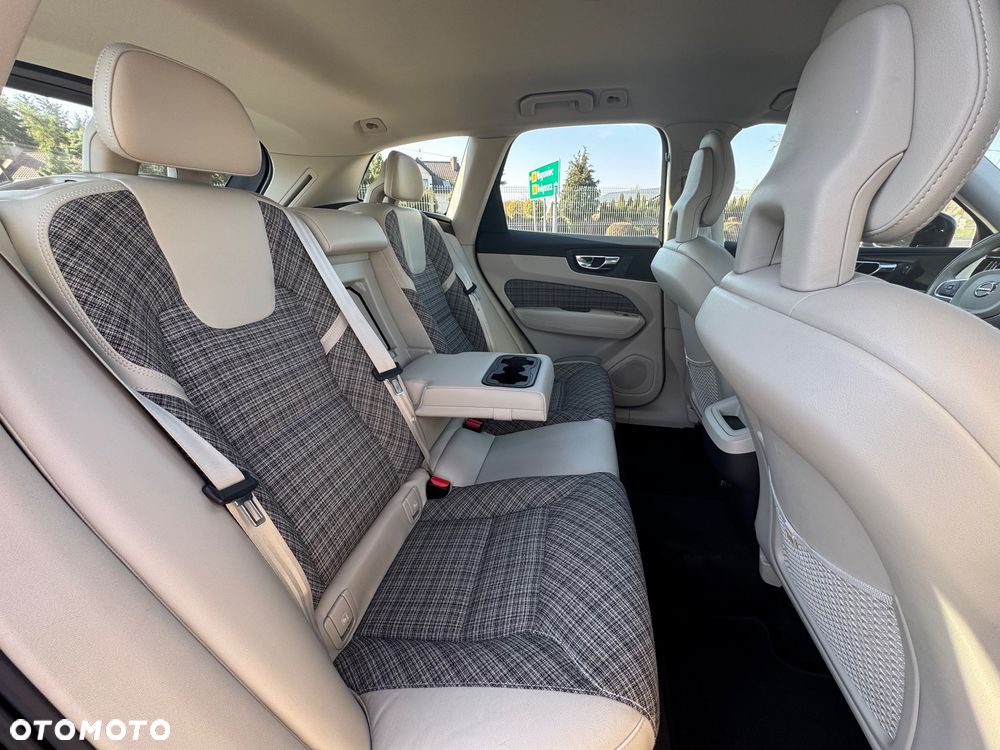 Volvo XC 60 D4 AWD Geartronic Momentum - 25
