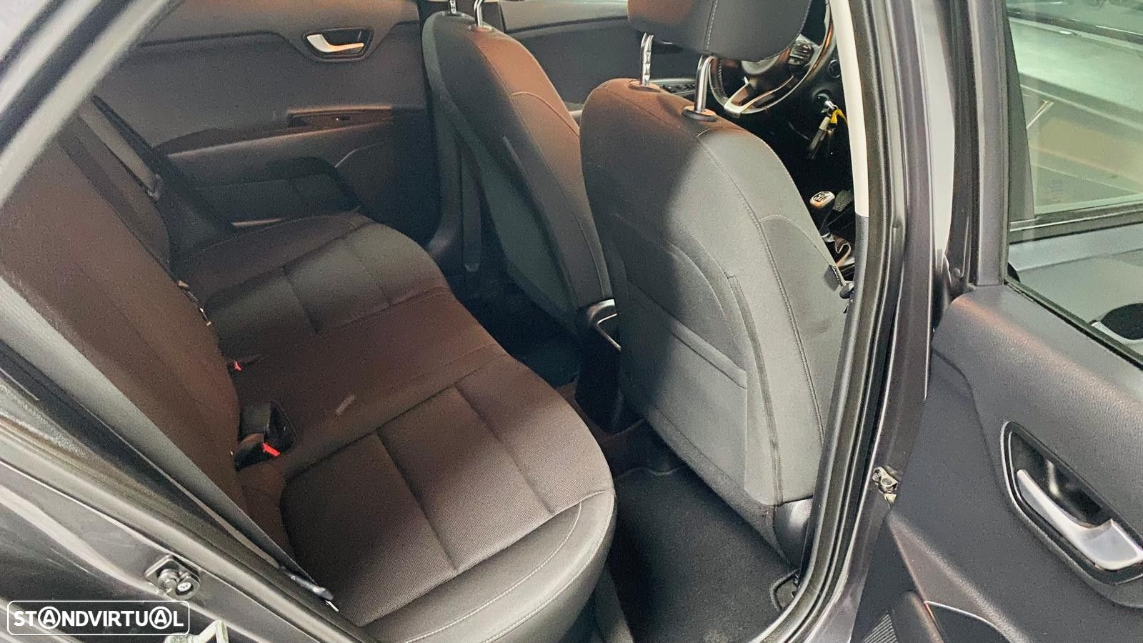 Kia Rio 1.4 CRDi TX - 9