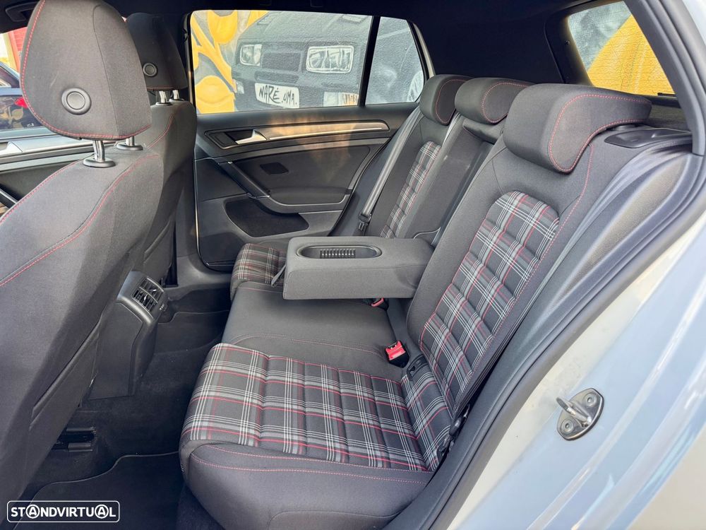 VW Golf GTI Performance BlueMotion DSG - 10