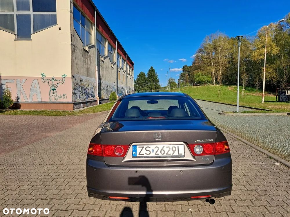 Honda Accord 2.0 Sport - 9