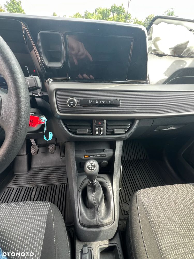 Ford Transit Courier - 19