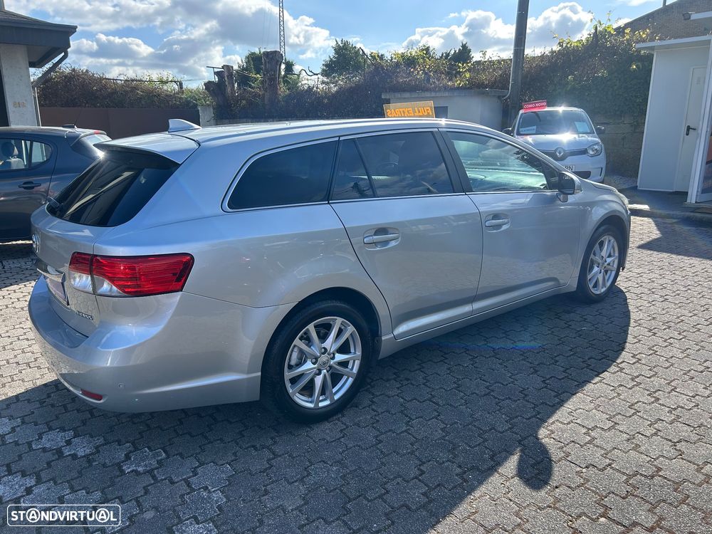 Toyota Avensis SD 2.0 D-4D Luxury+Navi - 6