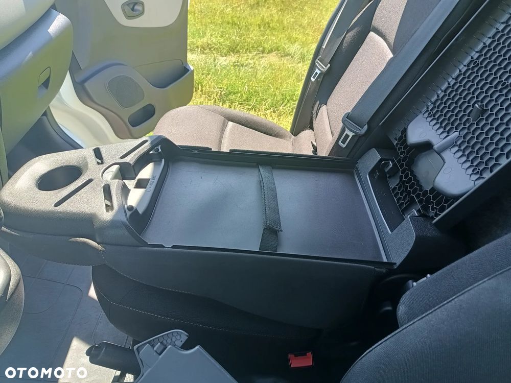 Renault Trafic L1H1 1.6 diesel 145kM, manual, 2019 rok BAGAŻNIK DACHOWY THULE, KAMERA COFANIA, HAK, CZUJNIKI PARKOWANIA, ORGINALNY PRZEBIEG! - 34