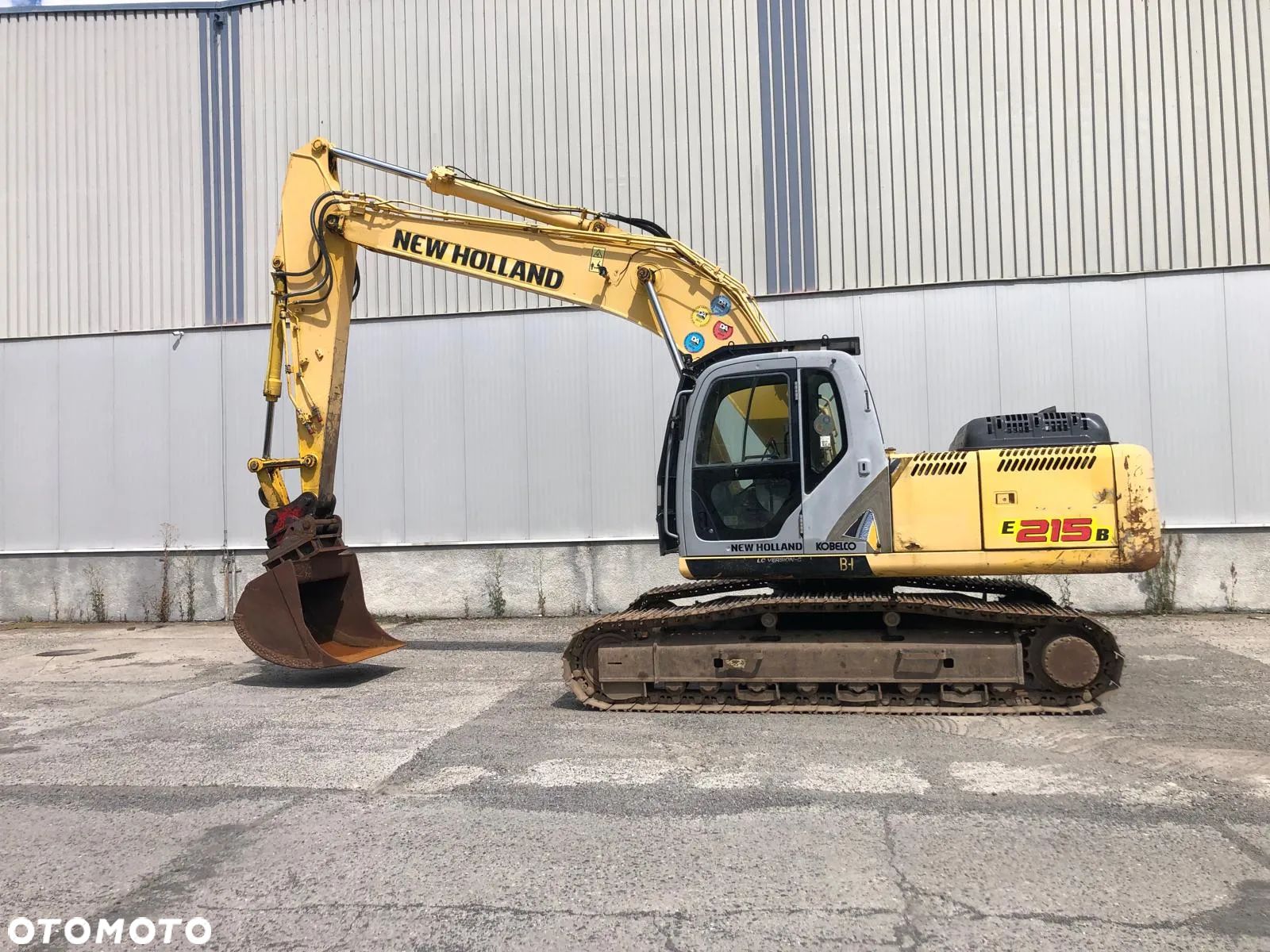 New Holland Kobelco E215B LC version-C - 1
