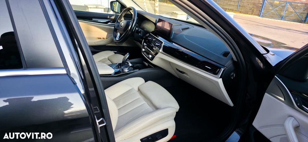 BMW Seria 5 520d xDrive AT - 12