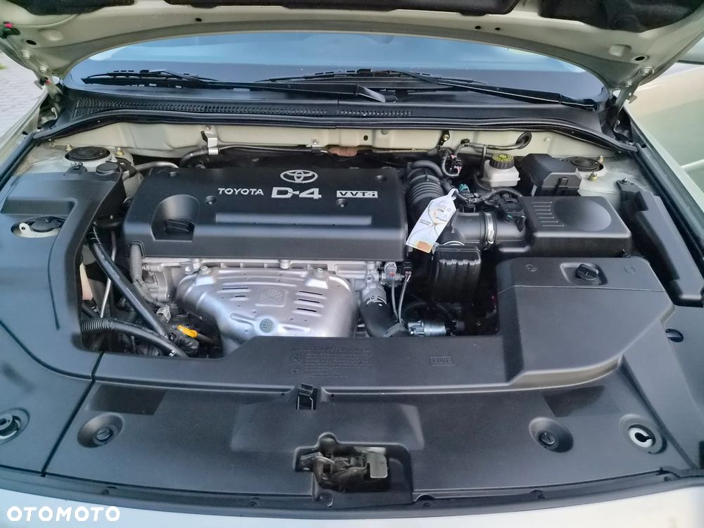 Toyota Avensis 2.0 VVT-i Travel - 17