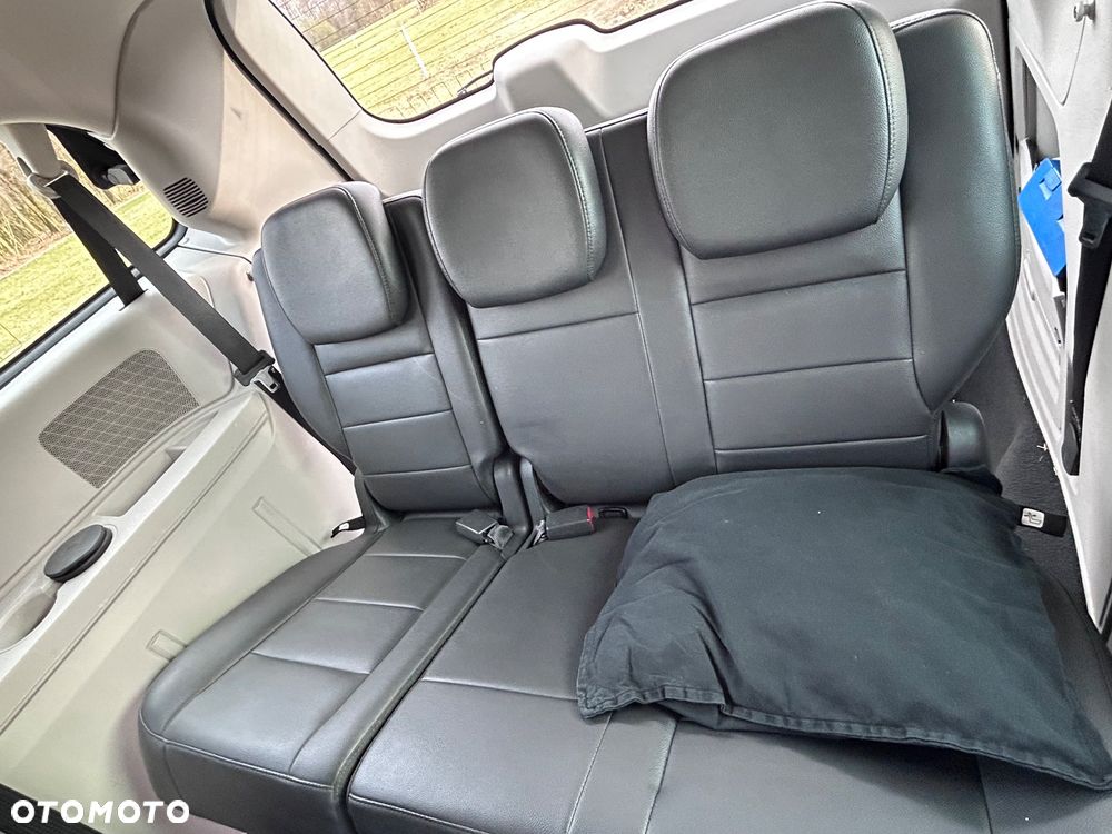 Chrysler Grand Voyager - 28