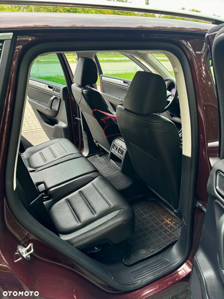 Volkswagen Touareg - 12