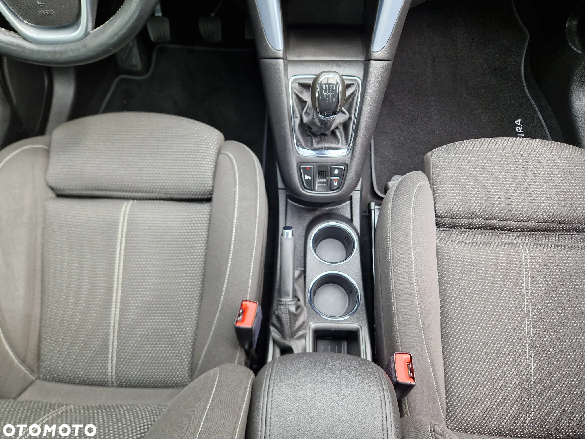 Opel Zafira 1.6 T SIDI Cosmo S&S - 32
