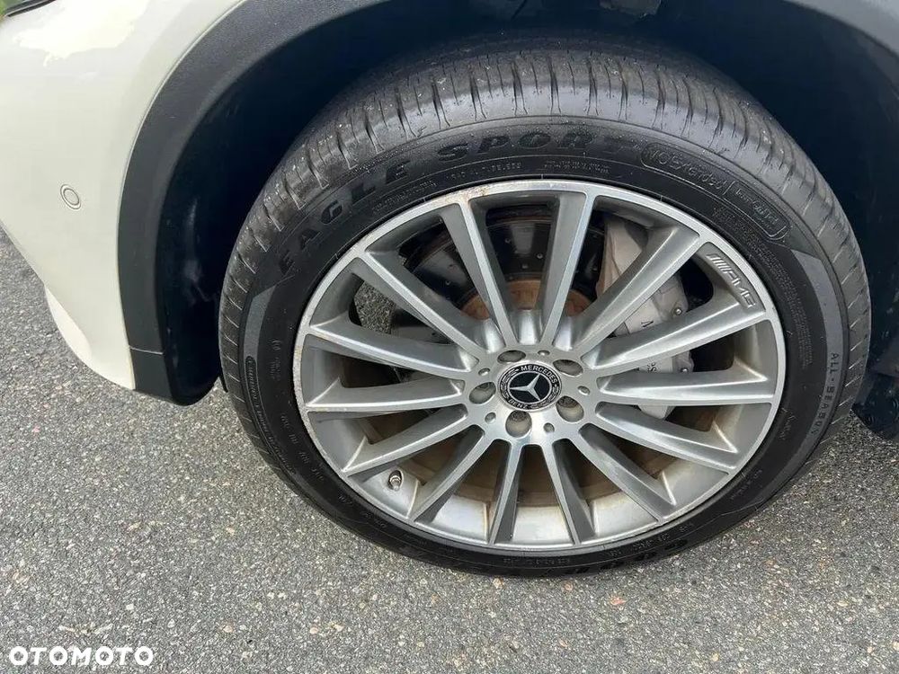 Mercedes-Benz GLC 300 4Matic 9G-TRONIC Edition Avantgarde - 23
