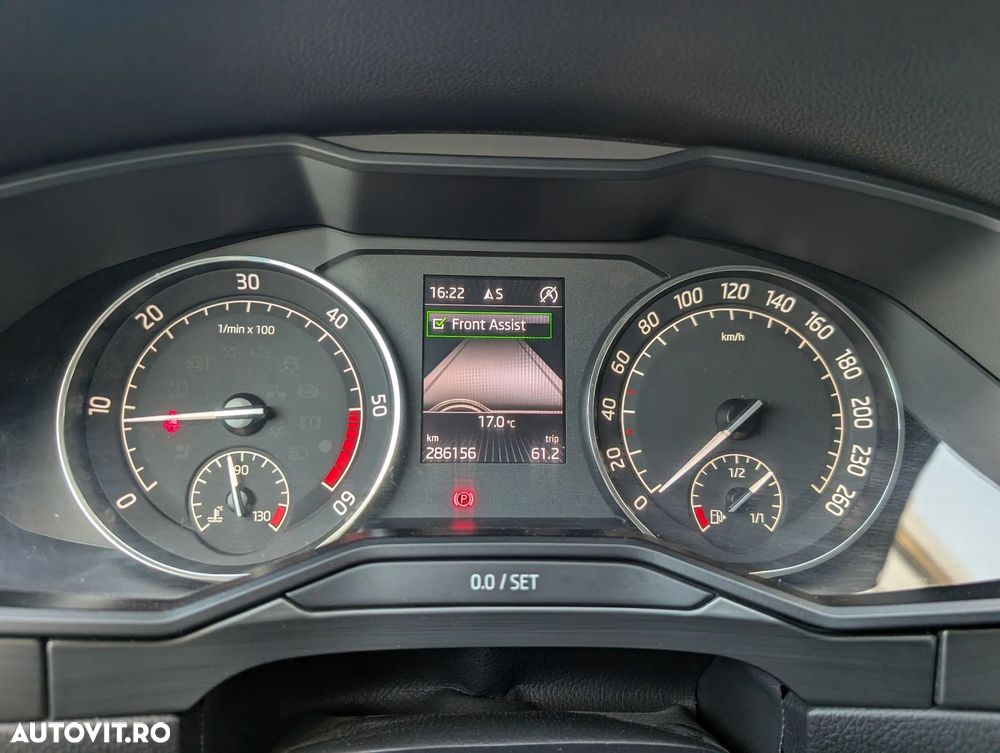 Skoda Superb 2.0 TDI DSG 4X4 Style - 31