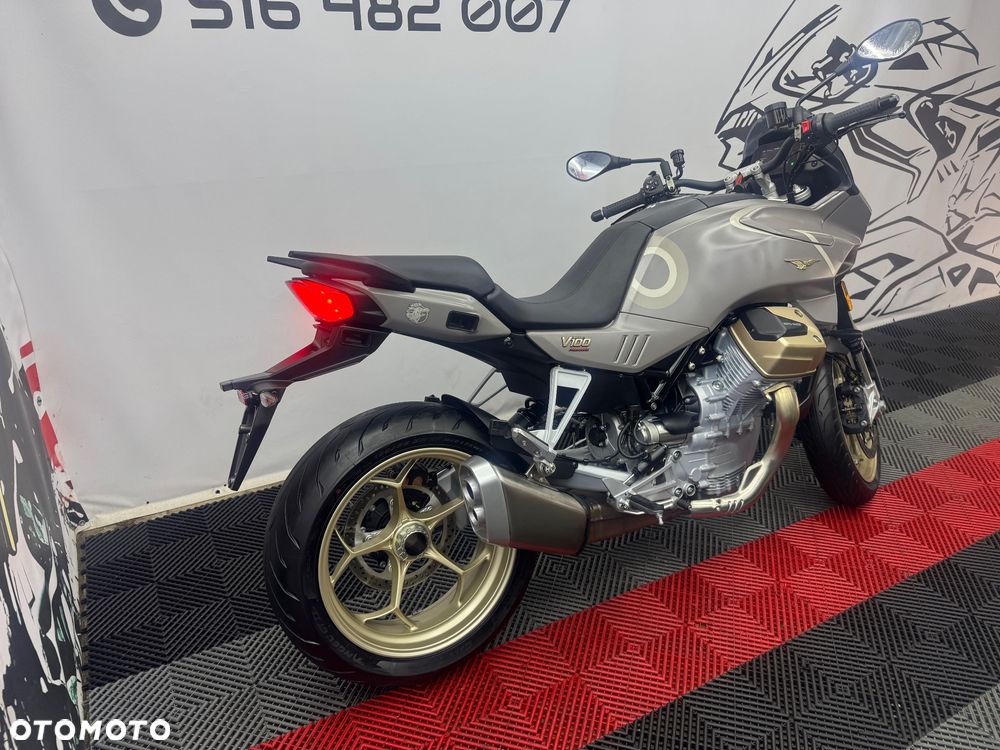 Moto Guzzi V100 Mandello - 3