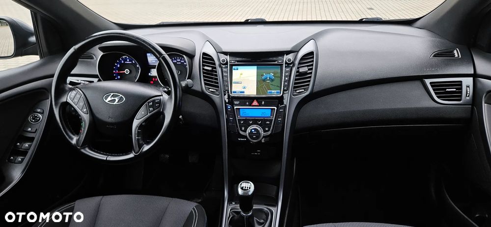 Hyundai i30 blue Kombi 1.4 YES Gold - 8