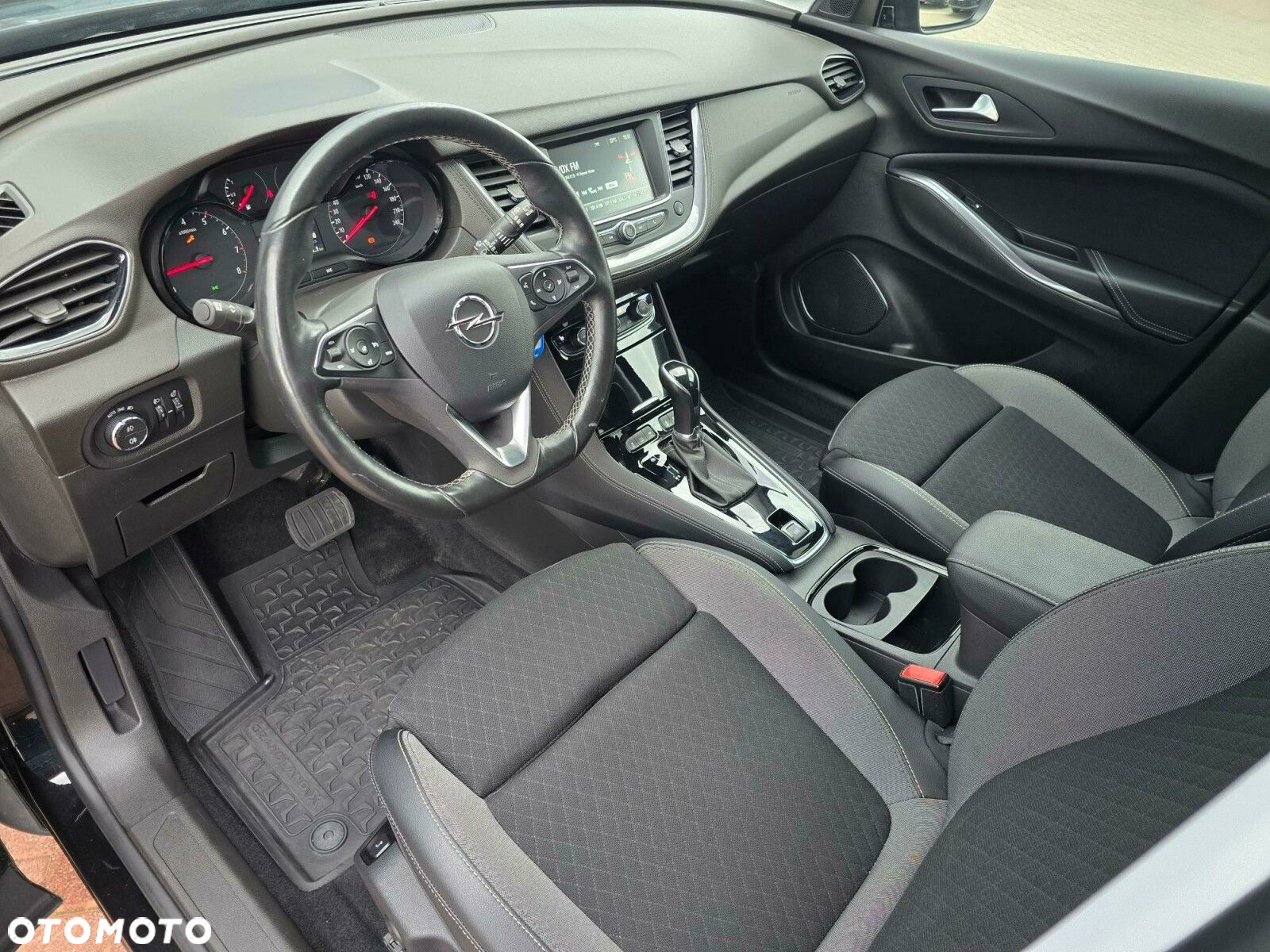 Opel Grandland 1.2 T Business Elegance S&S - 11