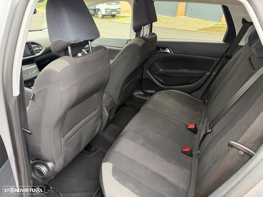 Peugeot 308 SW 1.6 BlueHDi Style - 23