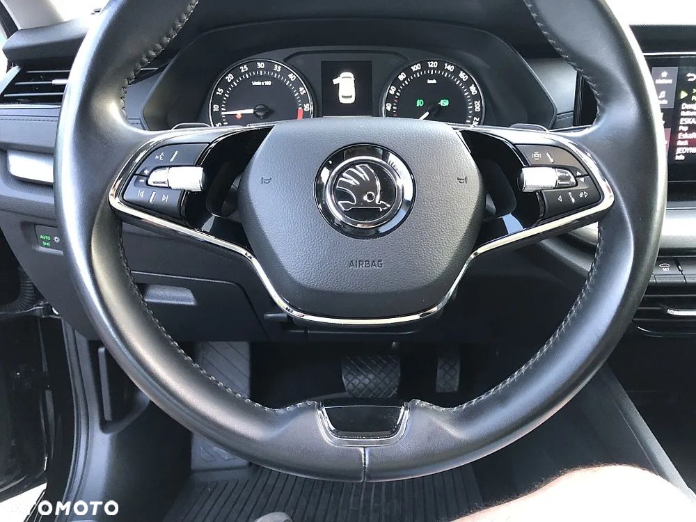 Skoda Octavia 2.0 TDI Ambition DSG - 22