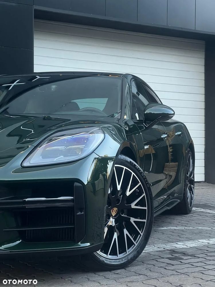 Porsche Panamera 4 E-Hybrid PHEV - 1