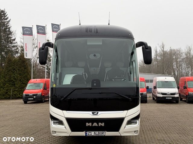 MAN LION`S COACH L R08 - 3