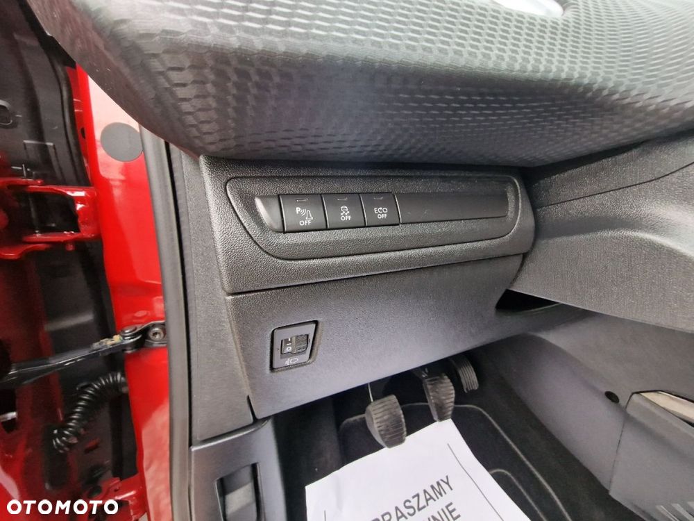 Peugeot 2008 - 12
