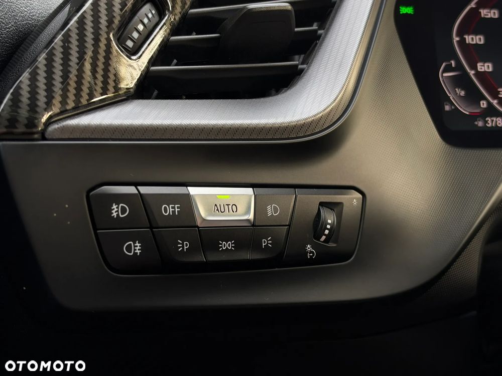 BMW Seria 1 - 25