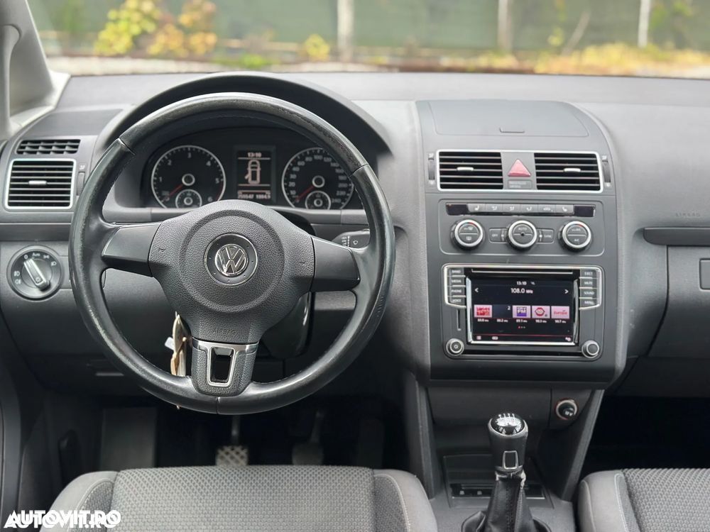 Volkswagen Touran - 24