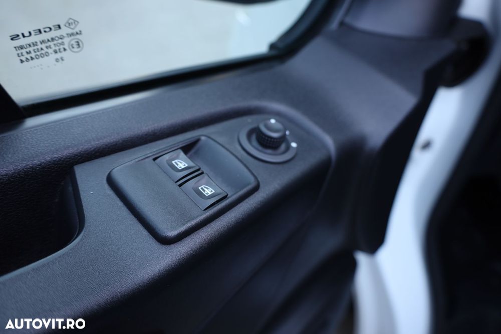 Renault Trafic - 19