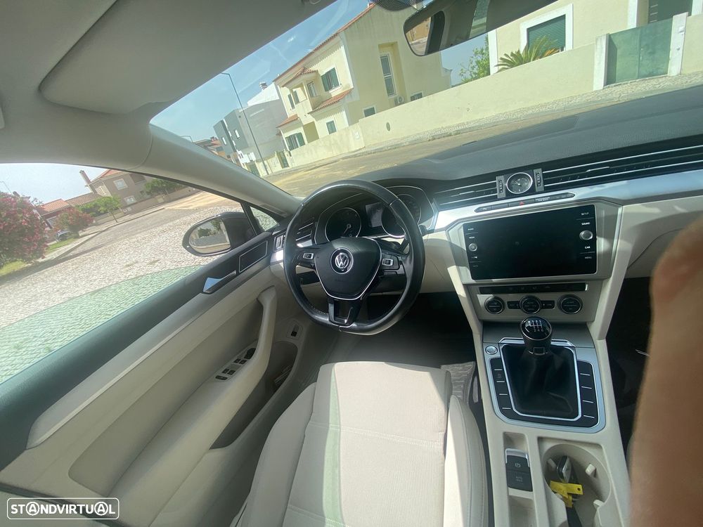 VW Passat Variant 1.6 TDI BlueMotion - 4