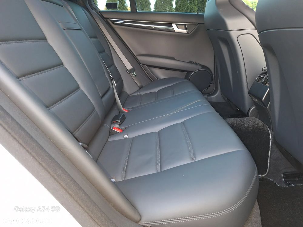 Mercedes-Benz Klasa C 63 AMG AMG SPEEDSHIFT MCT - 31