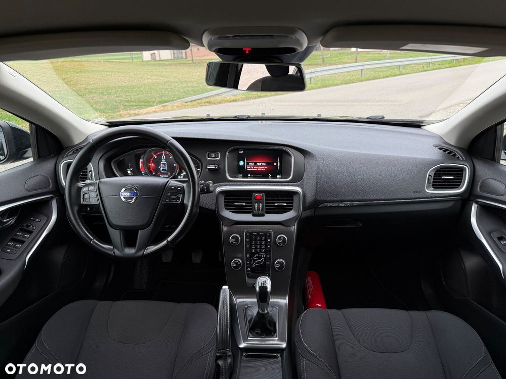 Volvo V40 Cross Country D2 Drive-E Momentum - 8