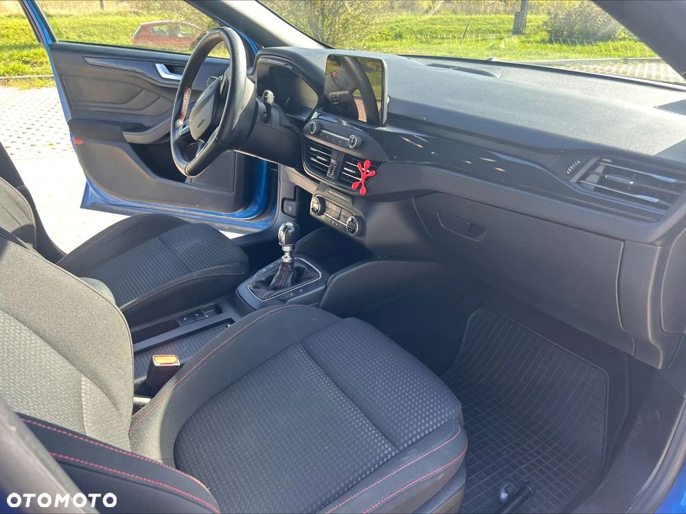 Ford Focus 1.5 EcoBoost ST-Line - 13