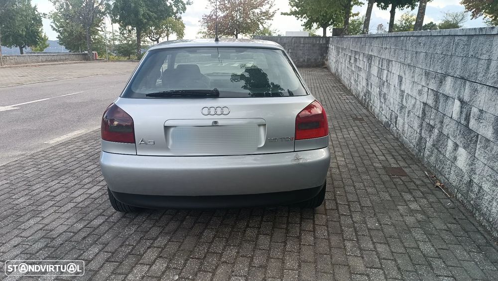 Audi A3 1.9 TDI Attraction - 4