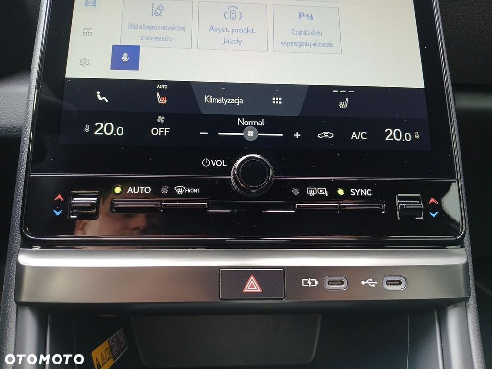 Lexus LBX 1.5 Hybrid - 22
