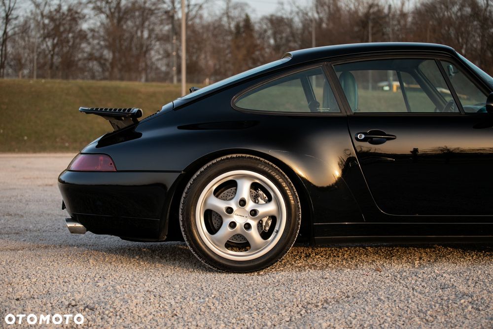 Porsche 911 Carrera 4 - 15