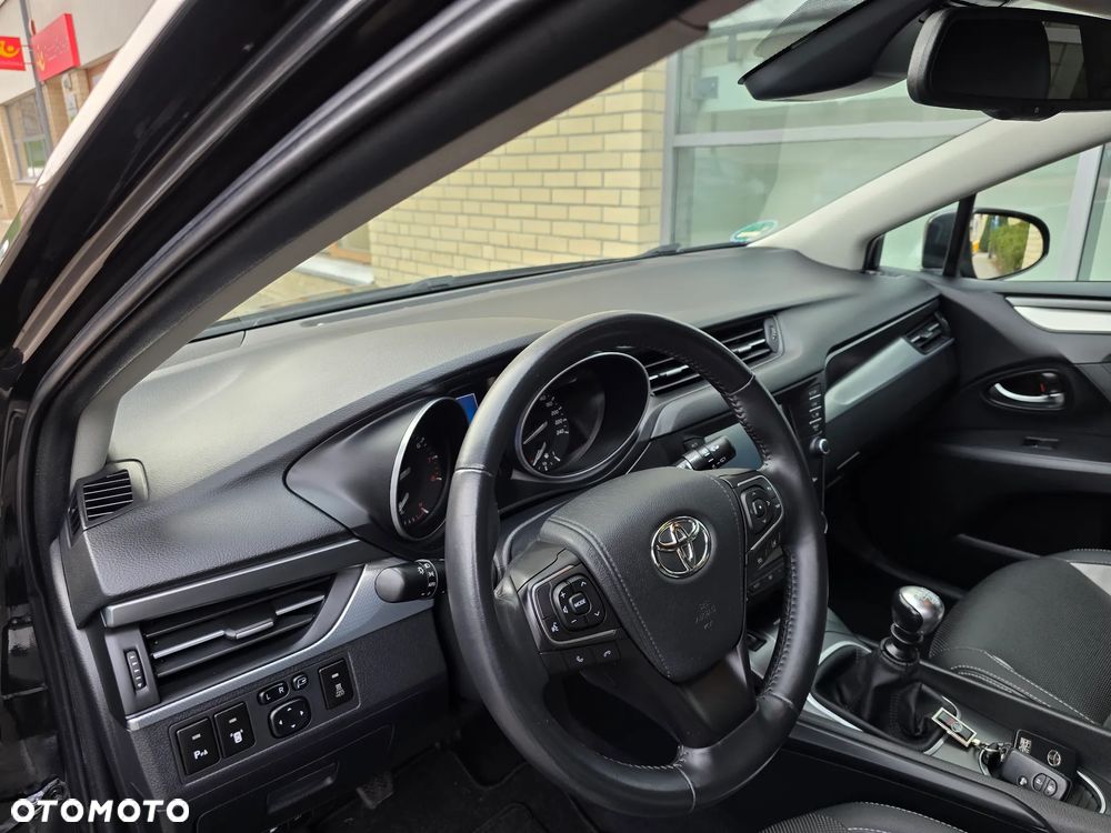 Toyota Avensis 1.8 Prestige - 17