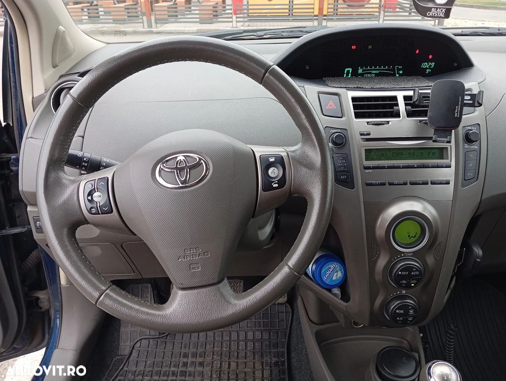 Toyota Yaris 1.33 VVT-i Executive - 7