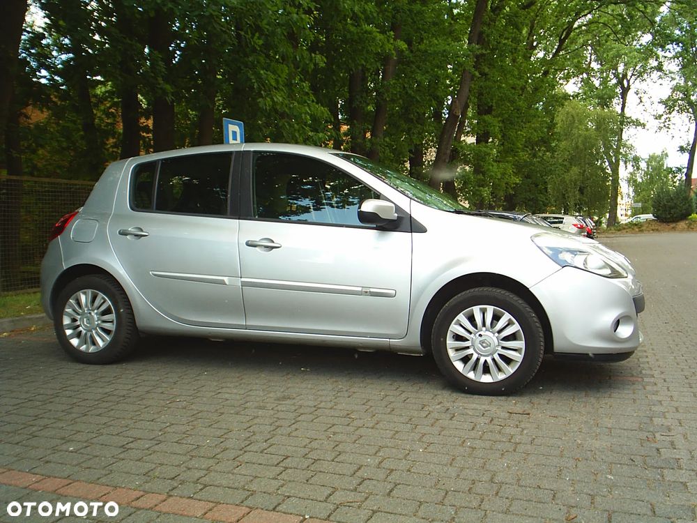 Renault Clio 1.2 16V 75 Dynamique - 3